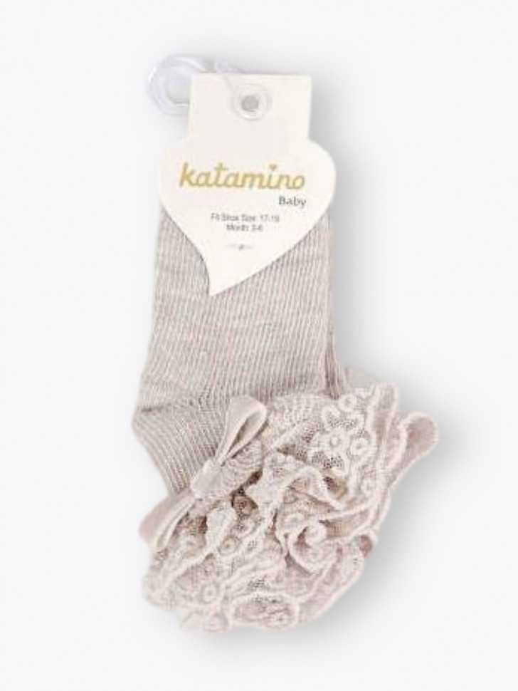 Носочки нарядные с кружевом Katamino бежевые фото 1 &mdash; МамаЭмма